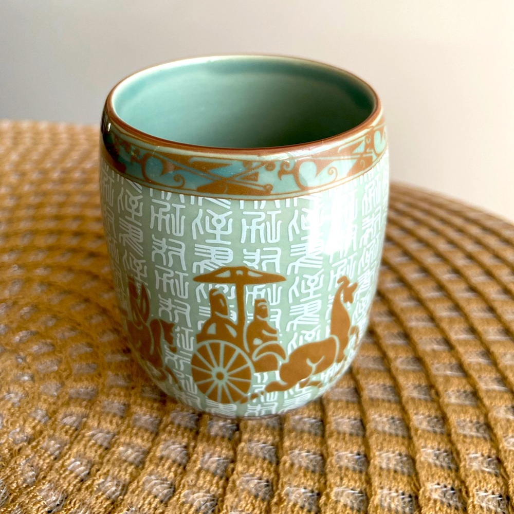 Vintage Chinese Green and Gold tea cup featuring Greek and Japanese design